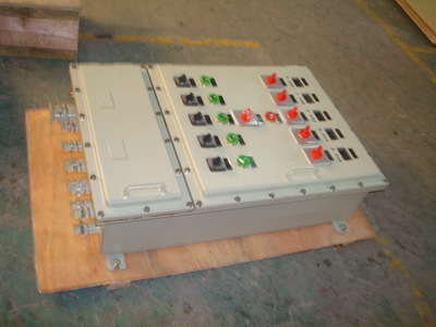 特價(jià)批發(fā)照明動(dòng)力配電箱、配電柜、電氣控制柜及無功補(bǔ)償裝置 瑞安市恒安電氣的專業(yè)優(yōu)勢(shì)